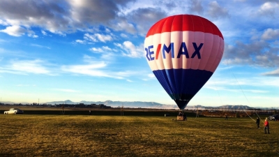 RE/MAX